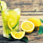 Prepárate tus propias bebidas refrescantes saludables