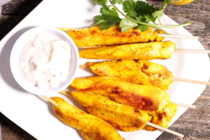 Pinchitos de pavo con cúrcuma