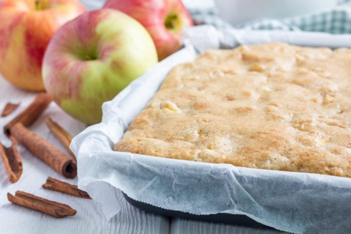 Receta de bizcocho sin azúcar con manzana y canela