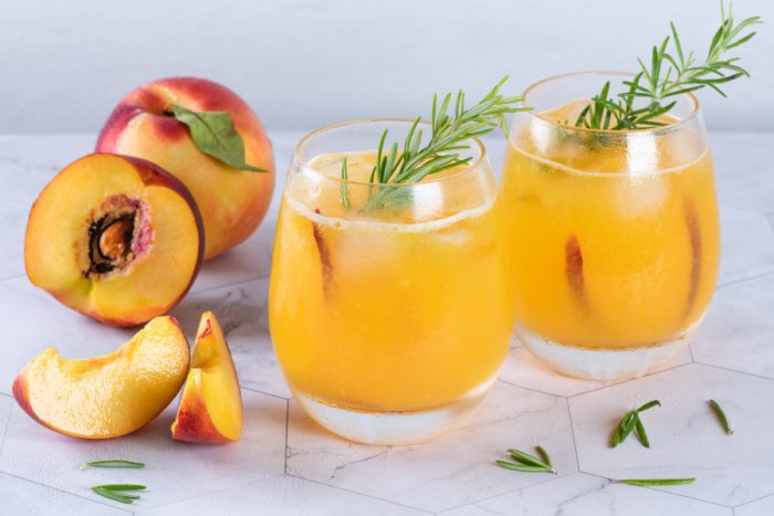 5 ejemplos de bebidas refrescantes caseras. Hidratantes y muy saludables